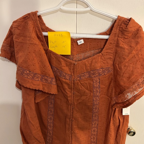 Old Navy Size XS Oversized Clip-Dot Crochet-Lace Button-Front Blouse - Picture 2 of 9